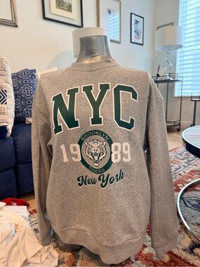 NYC Brooklyn Tigers Gray Graphic Sweatshirt - New York Crewneck